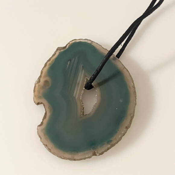 Large Green Agate Slice Pendant on Leather Strap Necklace - Picture 6 of 16